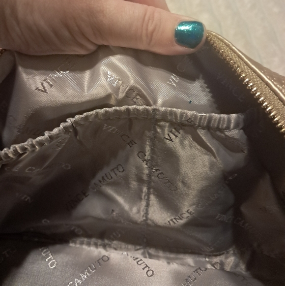 NWT Vince Camuto Champagne Quilted Cosmetic Case With Pearl Zipper Pull - Picture 7 of 8